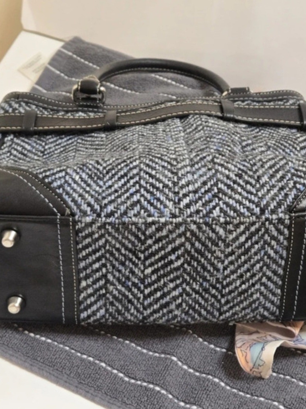Coach Purse - Picture 4 of 8